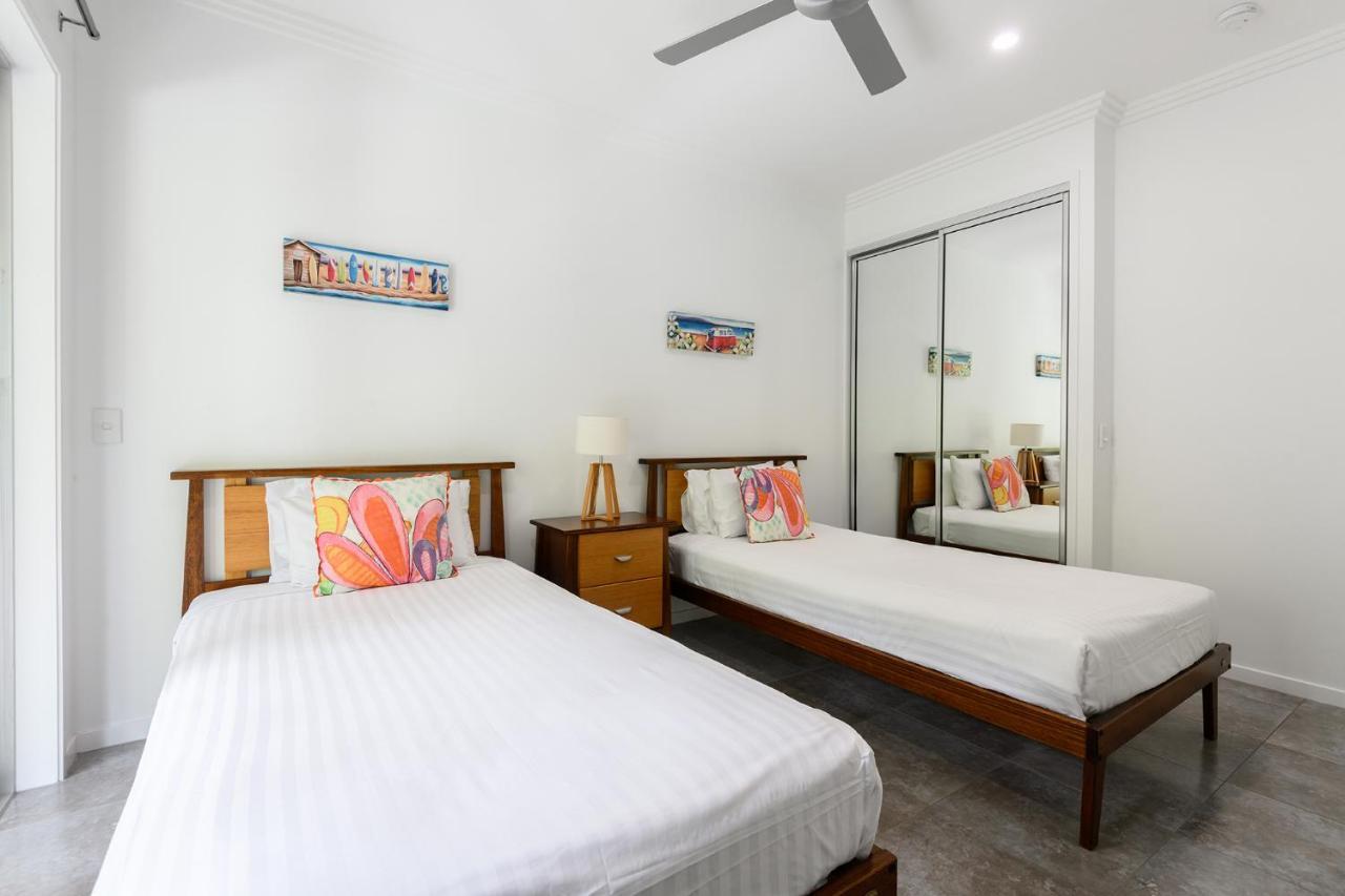 Island Views Beachfront Apartments Palm Cove Luaran gambar