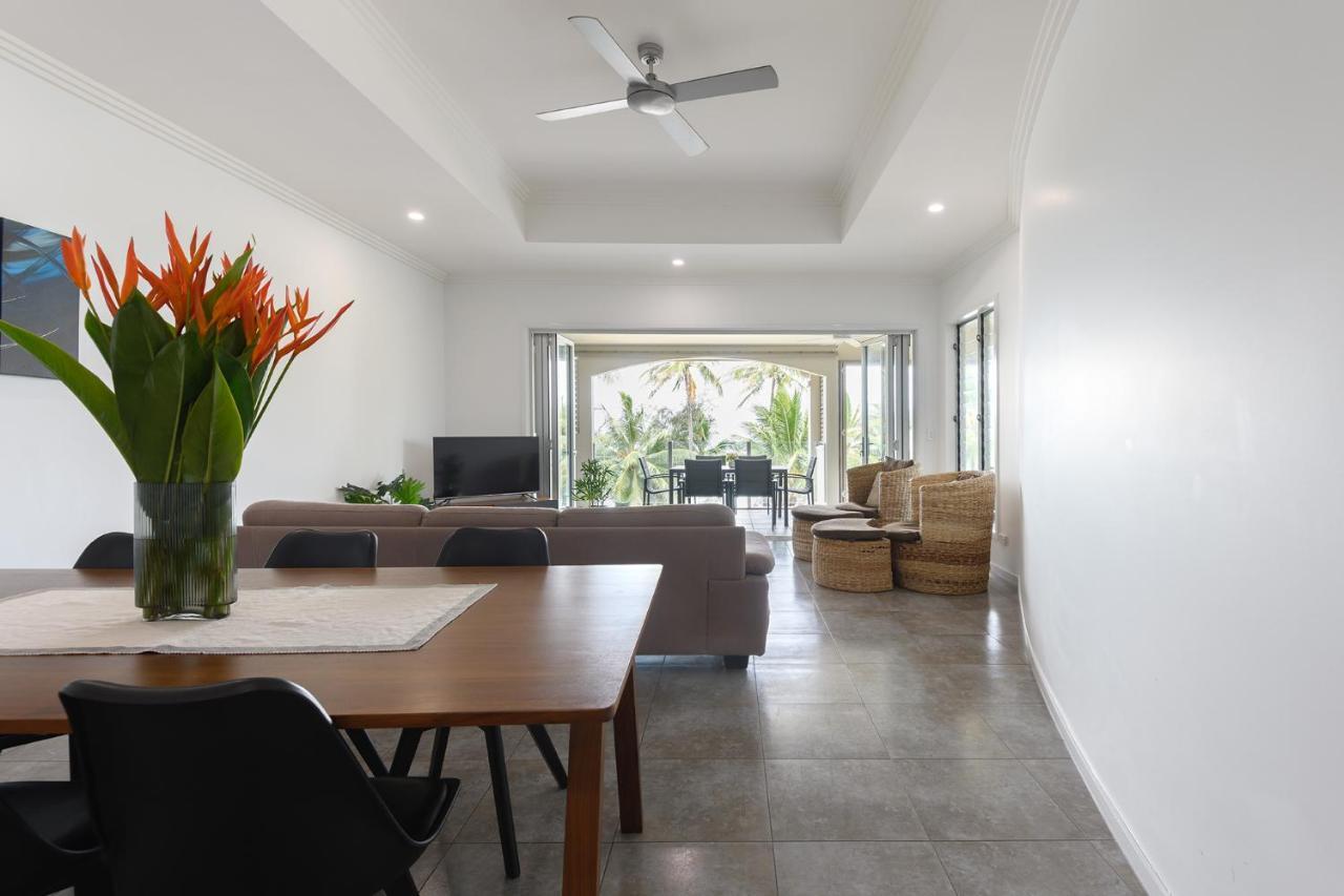 Island Views Beachfront Apartments Palm Cove Luaran gambar