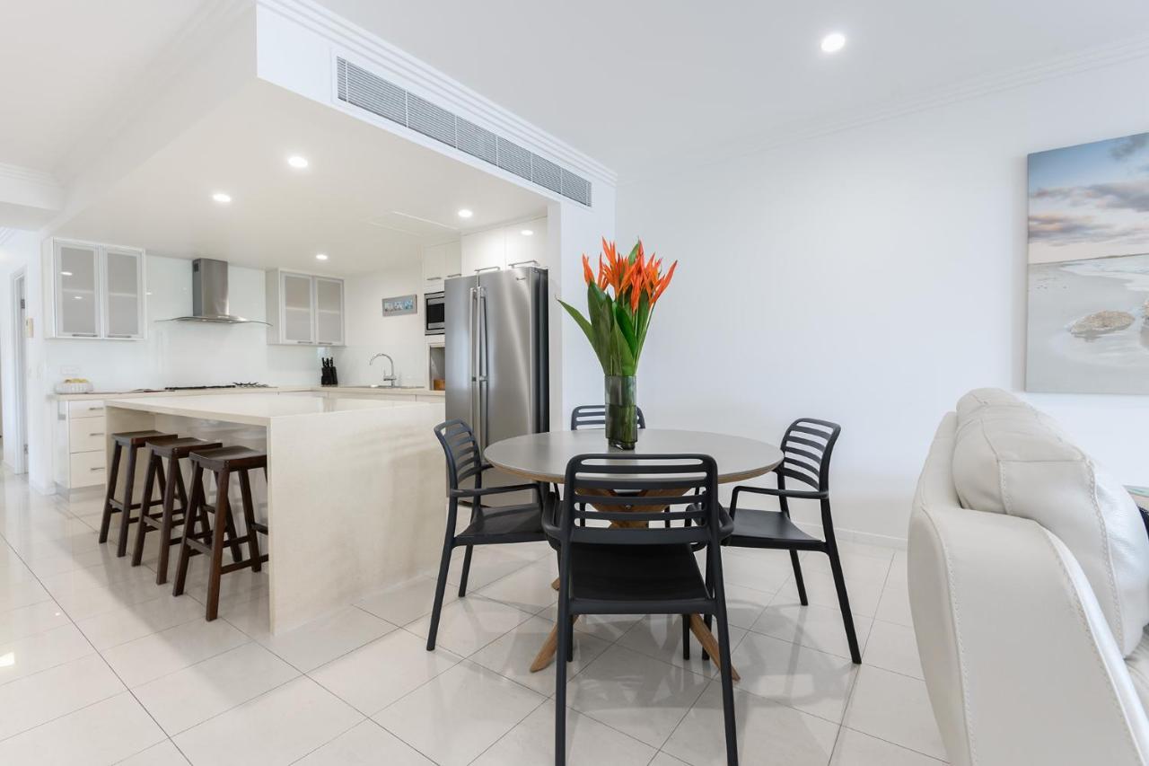 Island Views Beachfront Apartments Palm Cove Luaran gambar
