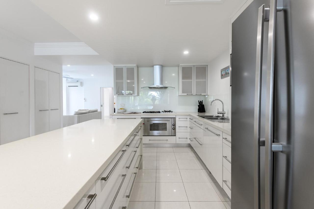 Island Views Beachfront Apartments Palm Cove Luaran gambar