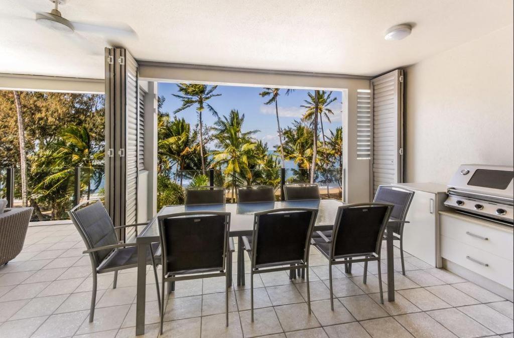 Island Views Beachfront Apartments Palm Cove Luaran gambar