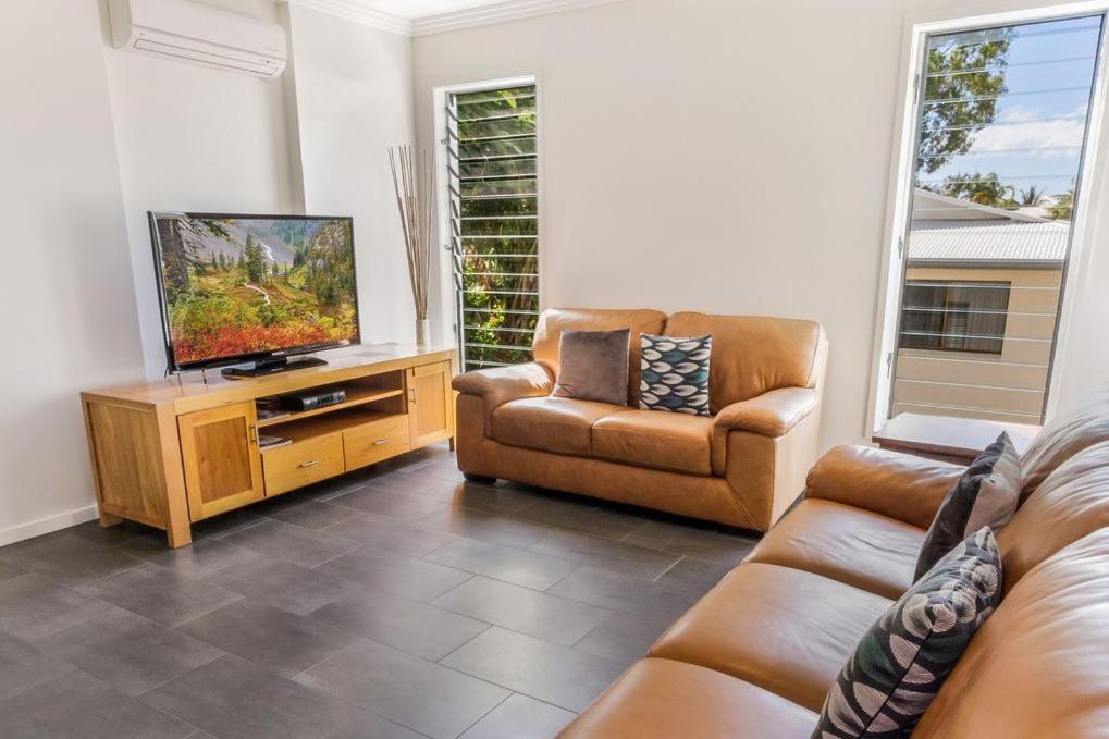 Island Views Beachfront Apartments Palm Cove Luaran gambar