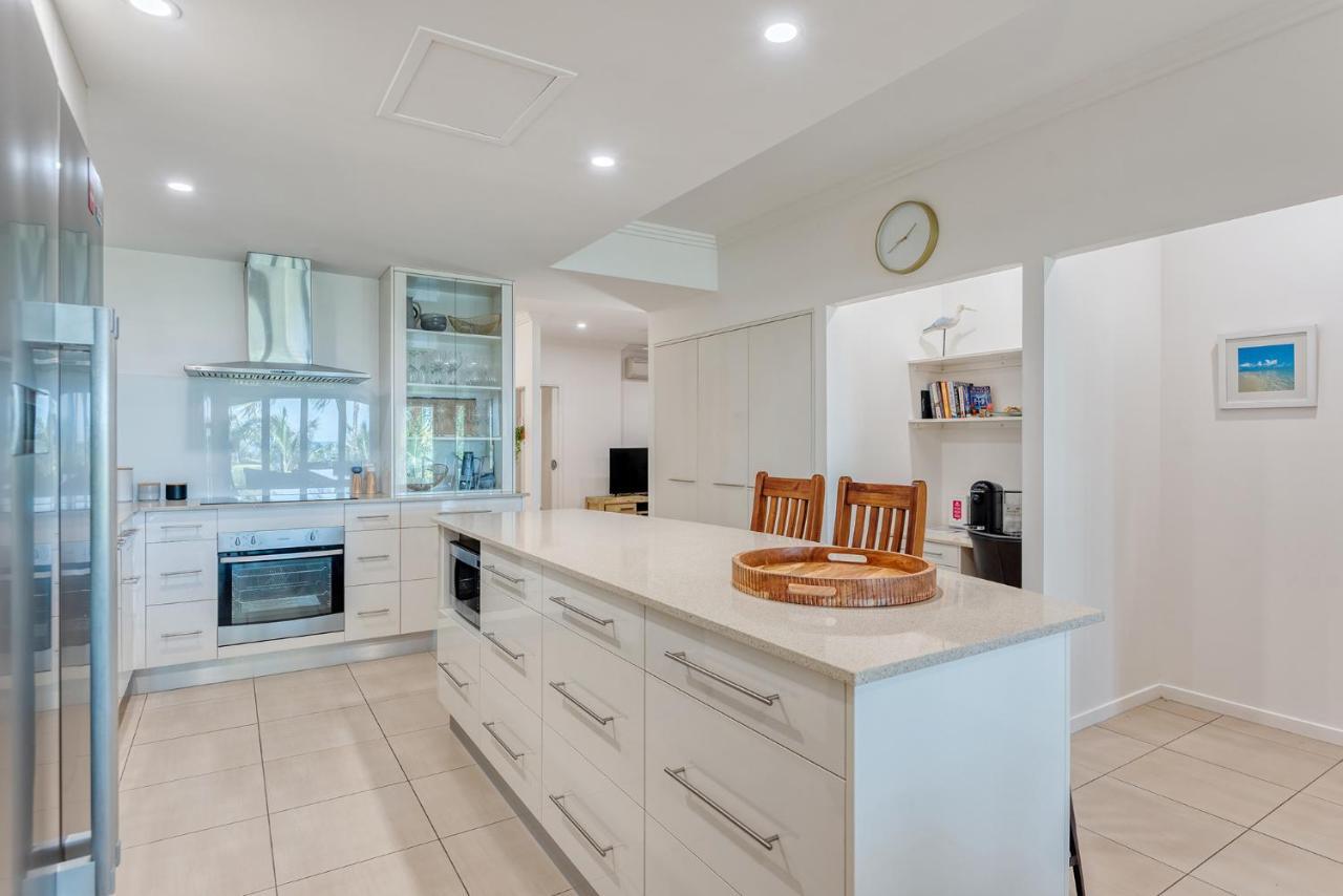 Island Views Beachfront Apartments Palm Cove Luaran gambar
