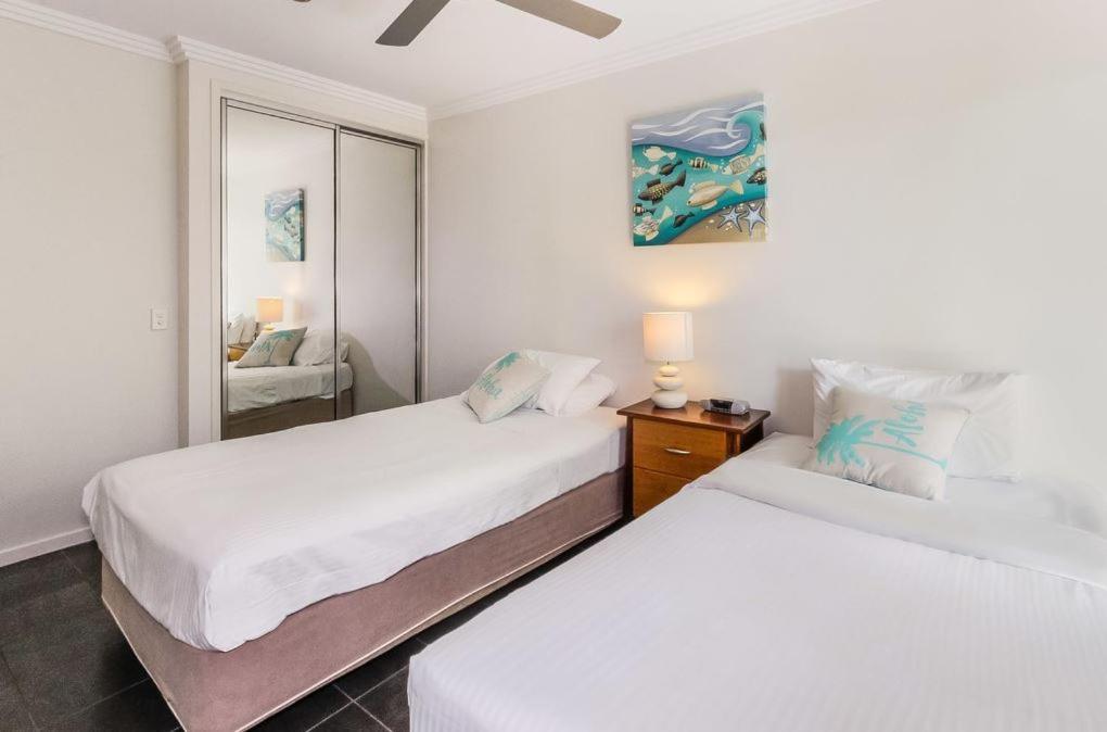 Island Views Beachfront Apartments Palm Cove Luaran gambar