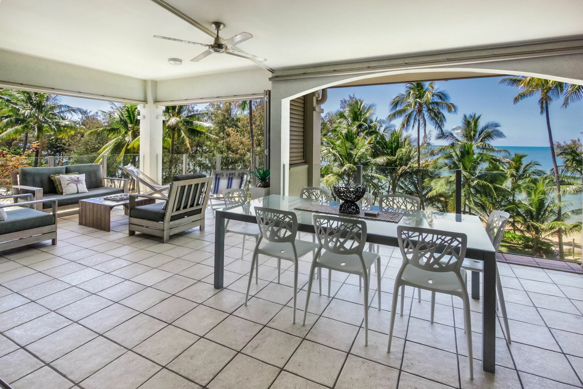 Island Views Beachfront Apartments Palm Cove Luaran gambar