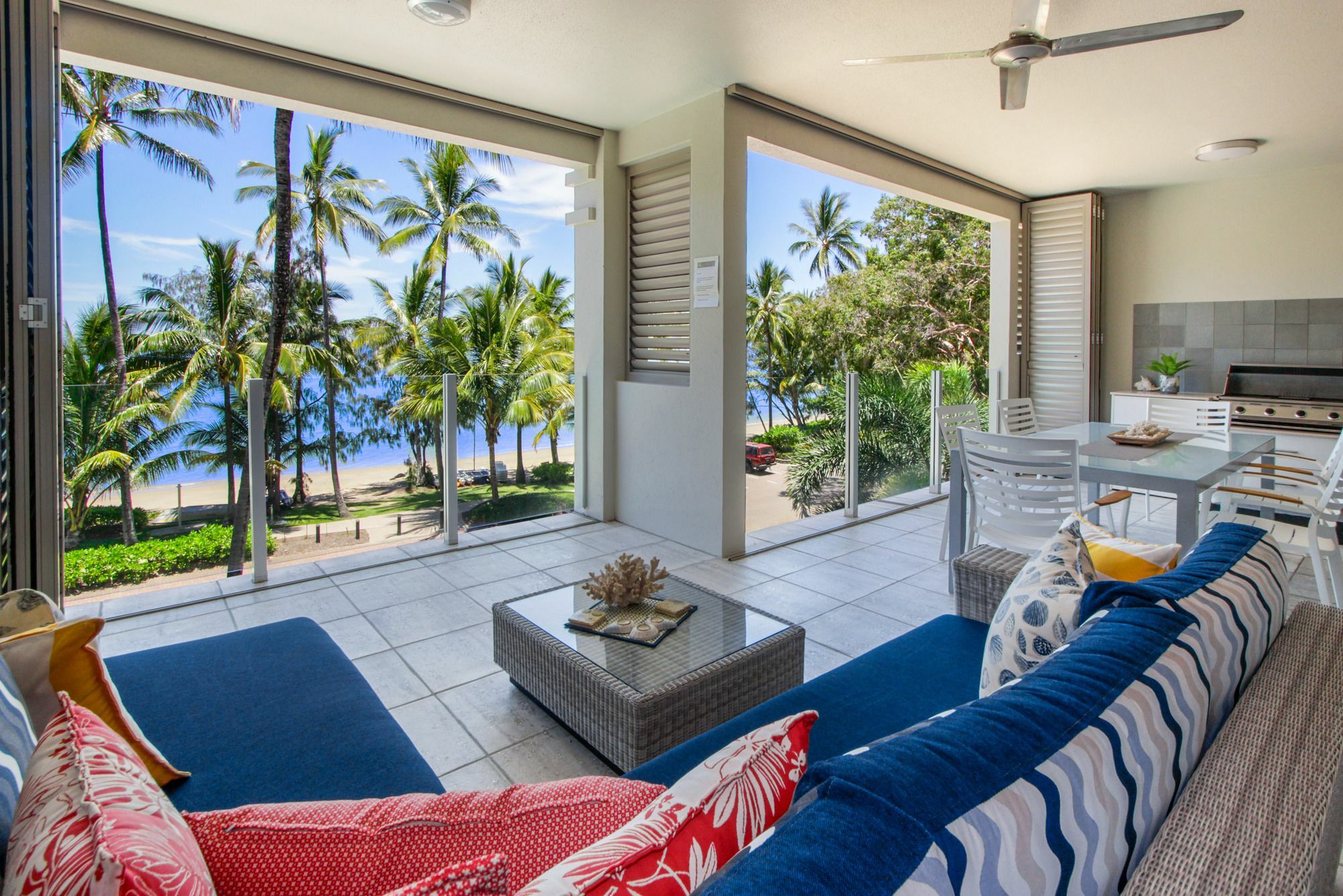 Island Views Beachfront Apartments Palm Cove Luaran gambar