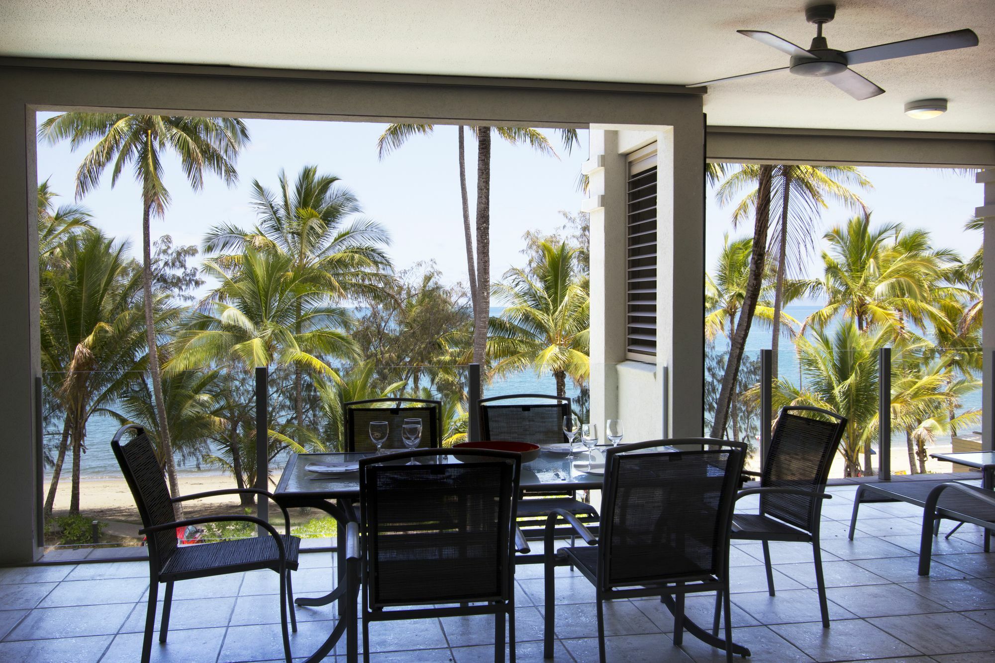 Island Views Beachfront Apartments Palm Cove Luaran gambar